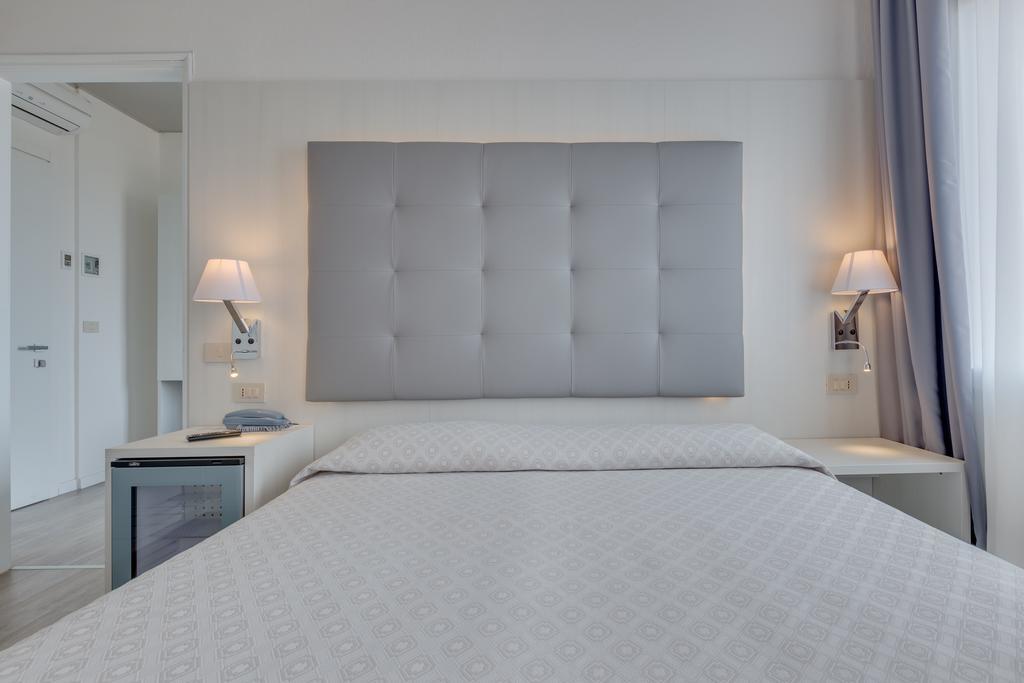 Hotel Garni' Serena Caorle Exterior foto