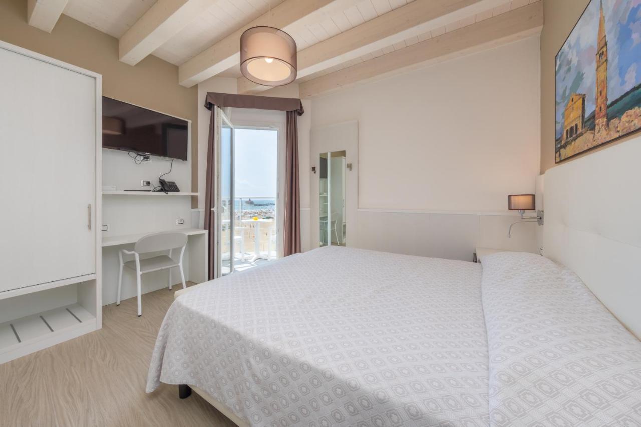 Hotel Garni' Serena Caorle Exterior foto